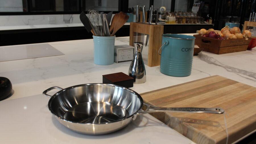 Stainless Steel Satay Frypan - 28 cm - Welded Double Handles (long and short handles) - Image 2